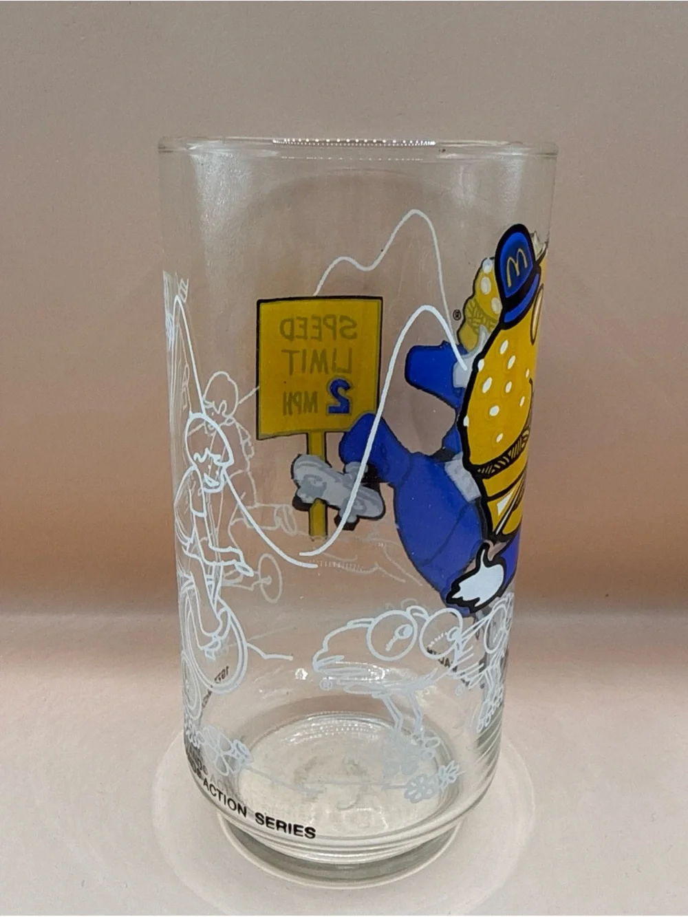 Vintage 1977 BIG MAC McDonalds Glass McDonaldland Roller Skating Police Burger